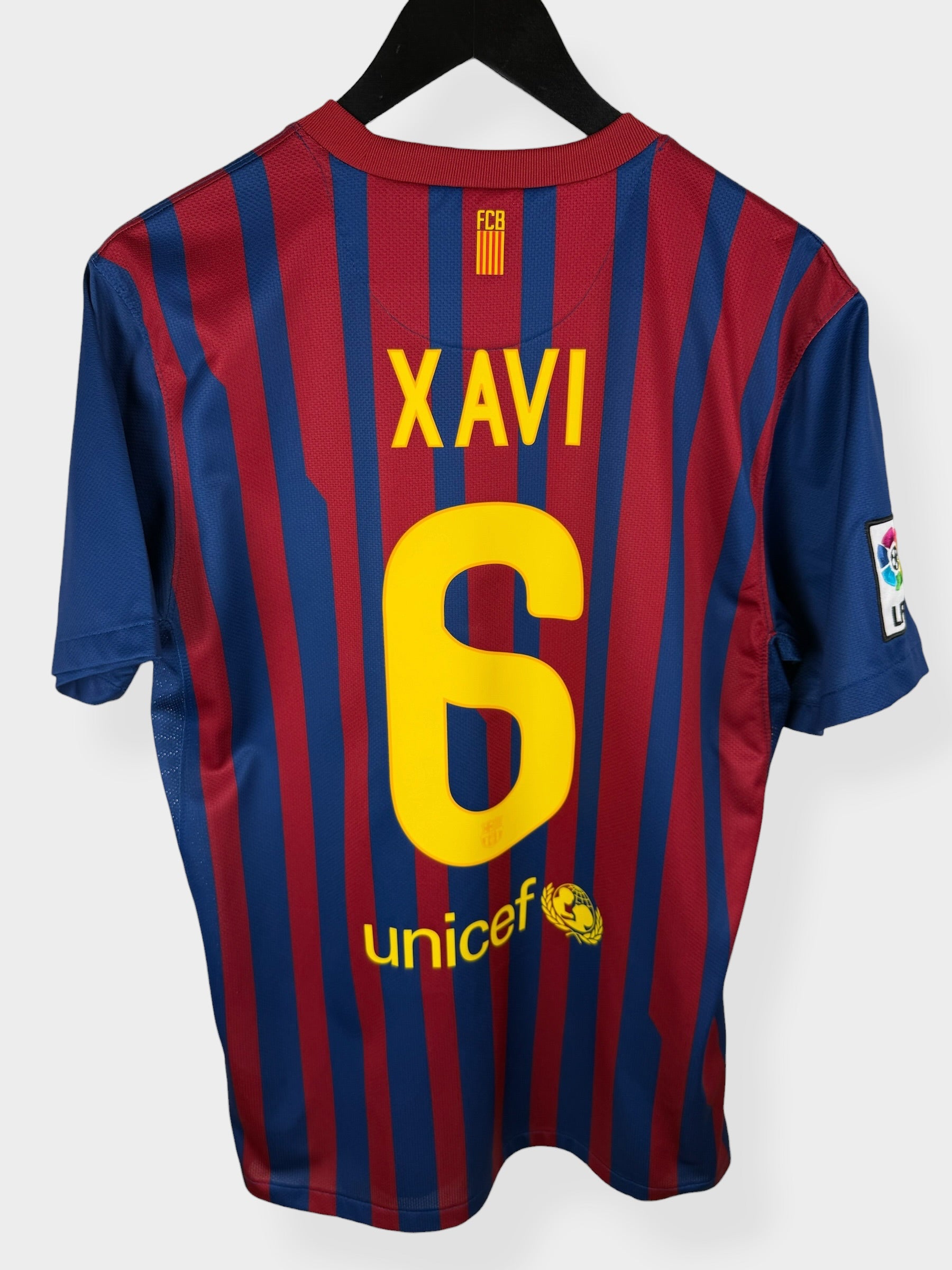 2011-12 BARCELONA HOME SHIRT XAVI #6 M