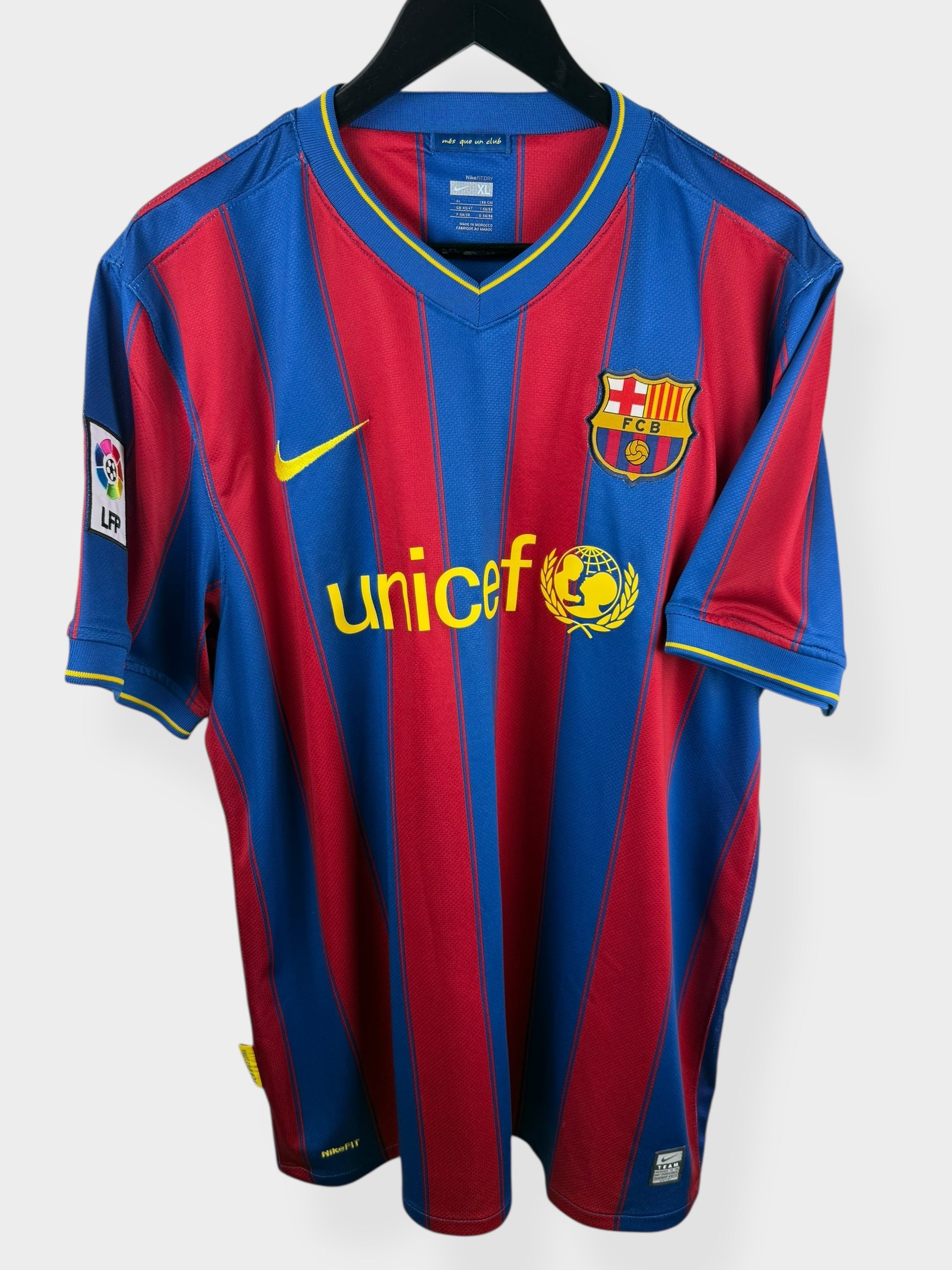 2009-10 BARCELONA THUISSHIRT PUYOL #5 XL