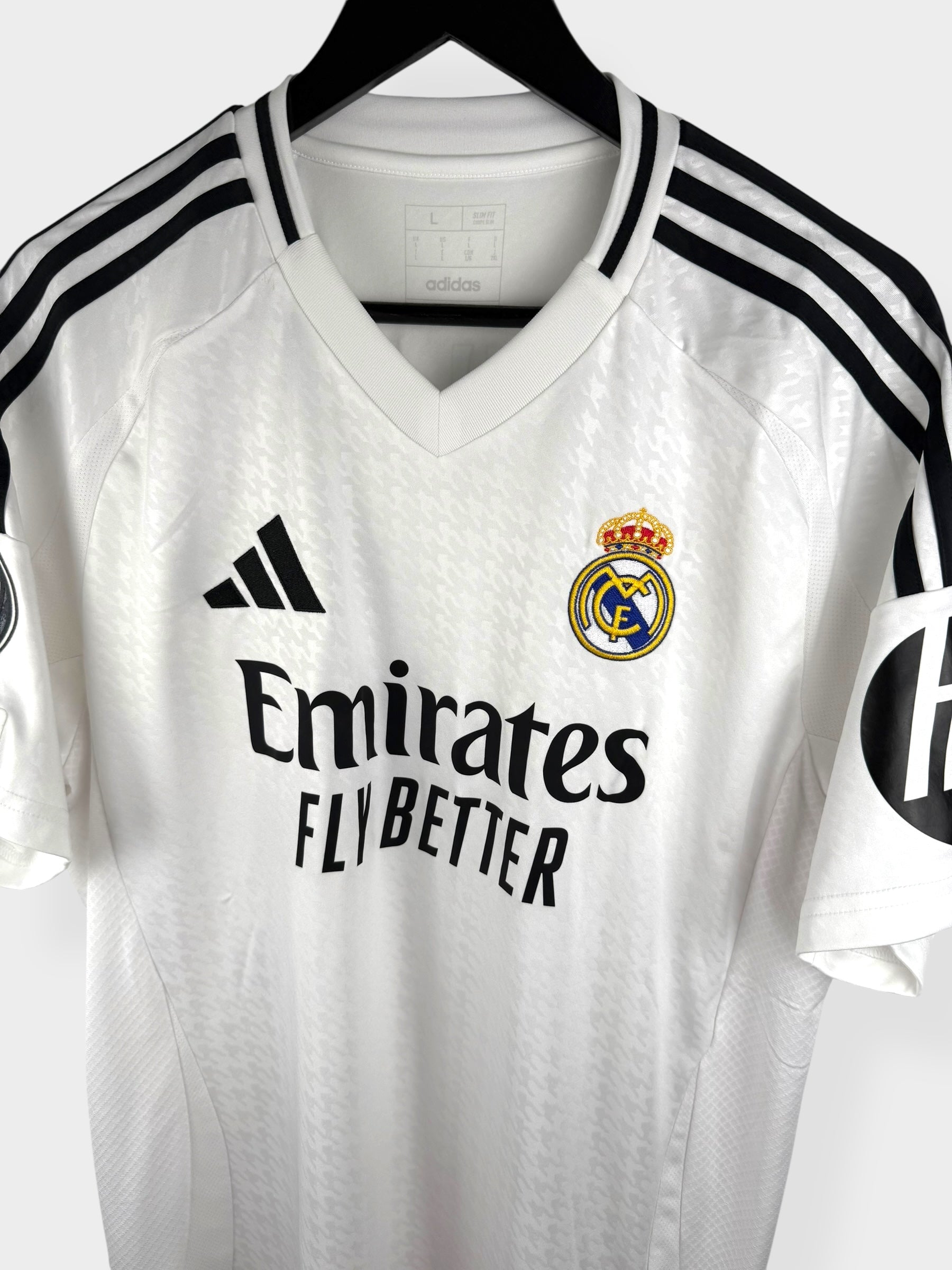 2024-25 REAL MADRID HEIMTRIKOT VINI JR #7 L