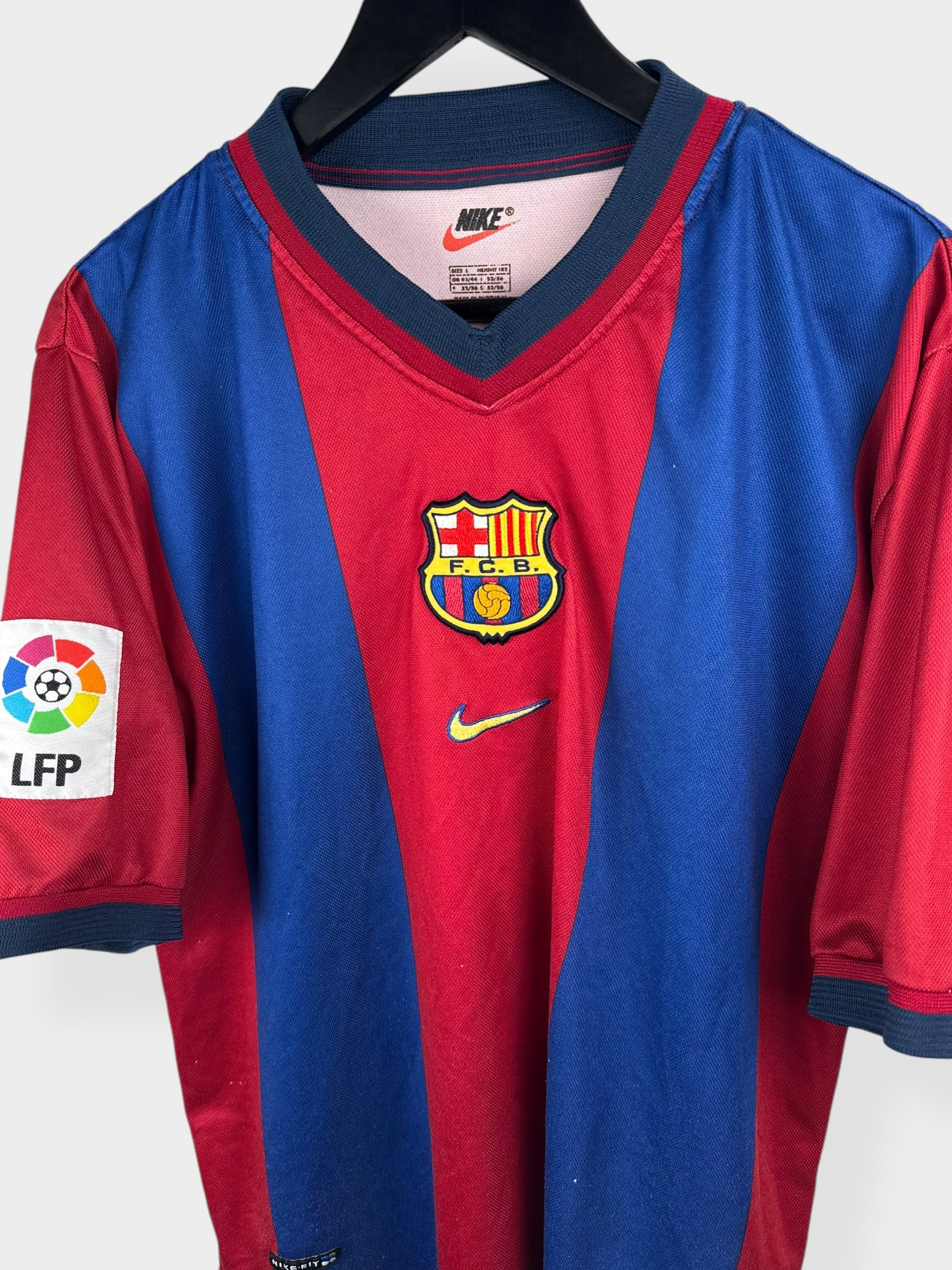 1998-00 BARCELONA HOME SHIRT FIGO #7 L - Authentic Football Club