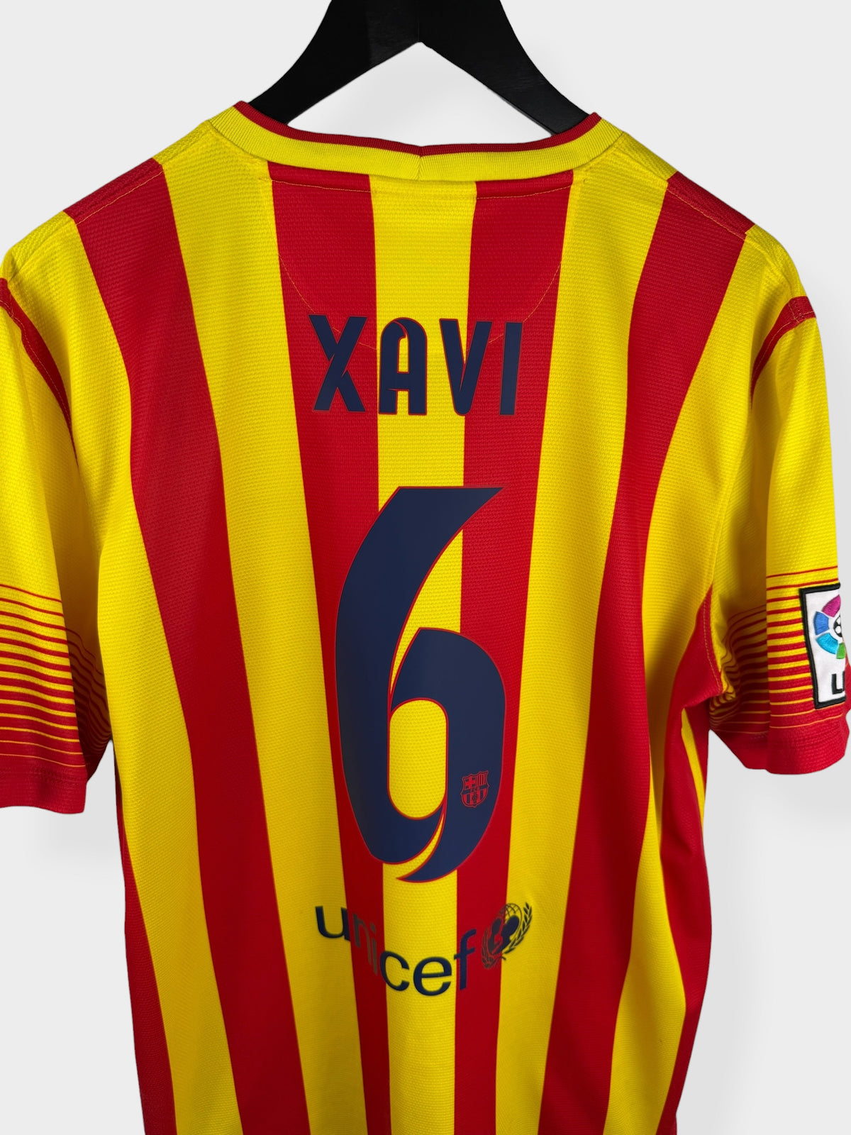 MAILLOT EXTÉRIEUR BARCELONA 2013-14 XAVI #6 L