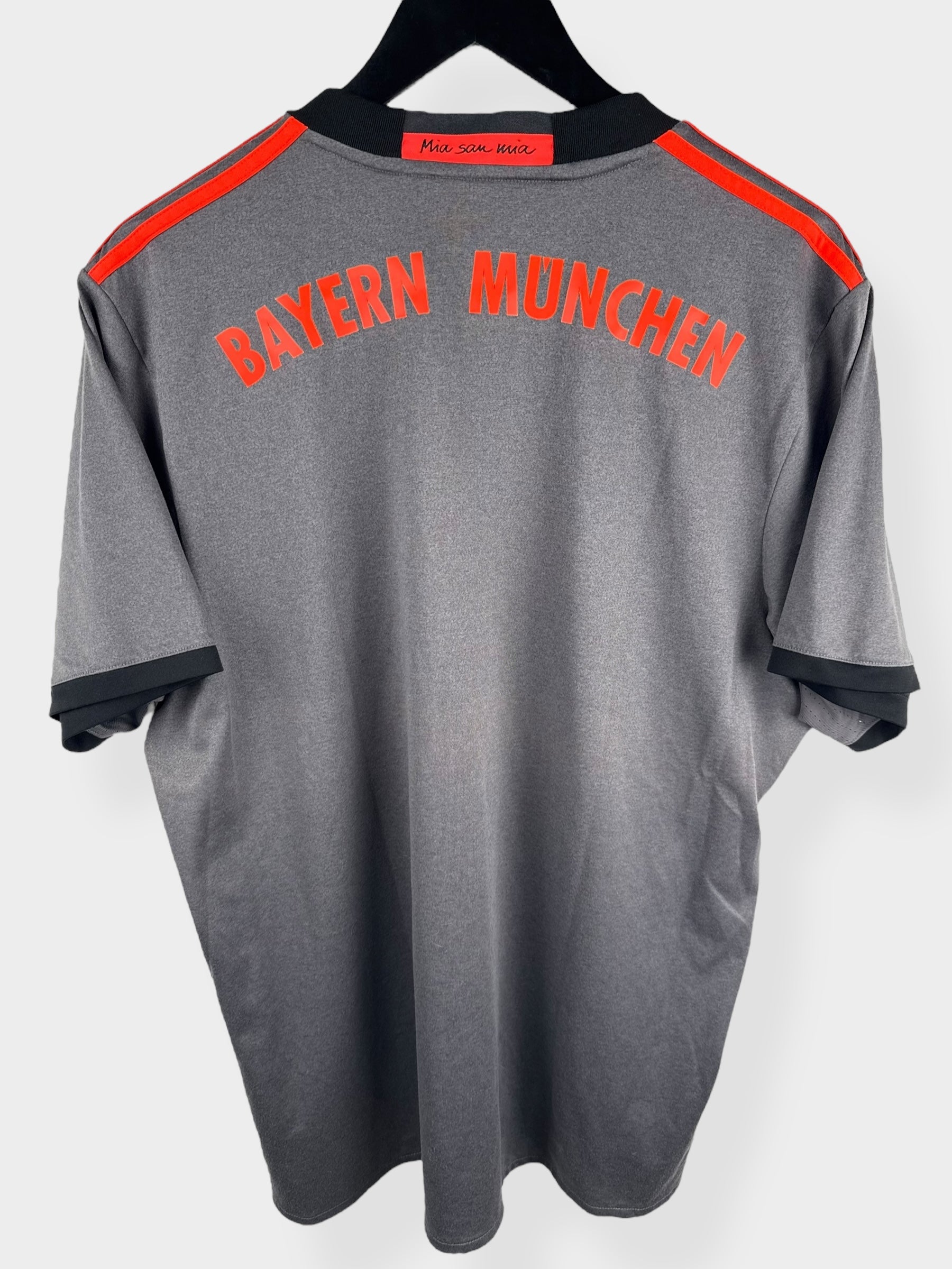 2016-17 BAYERN MUNICH AWAY SHIRT XL - Authentic Football Club