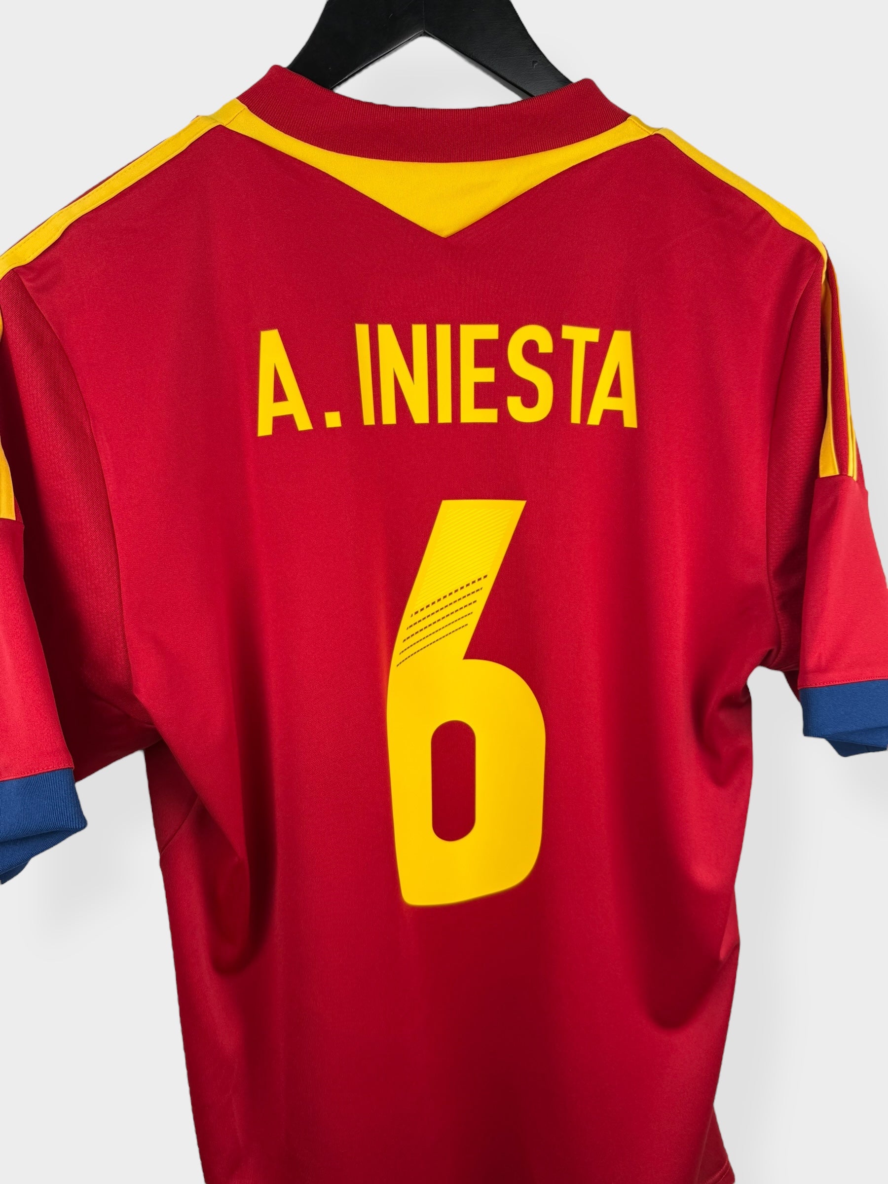 2012-13 SPAIN HOME SHIRT INIESTA #6 M