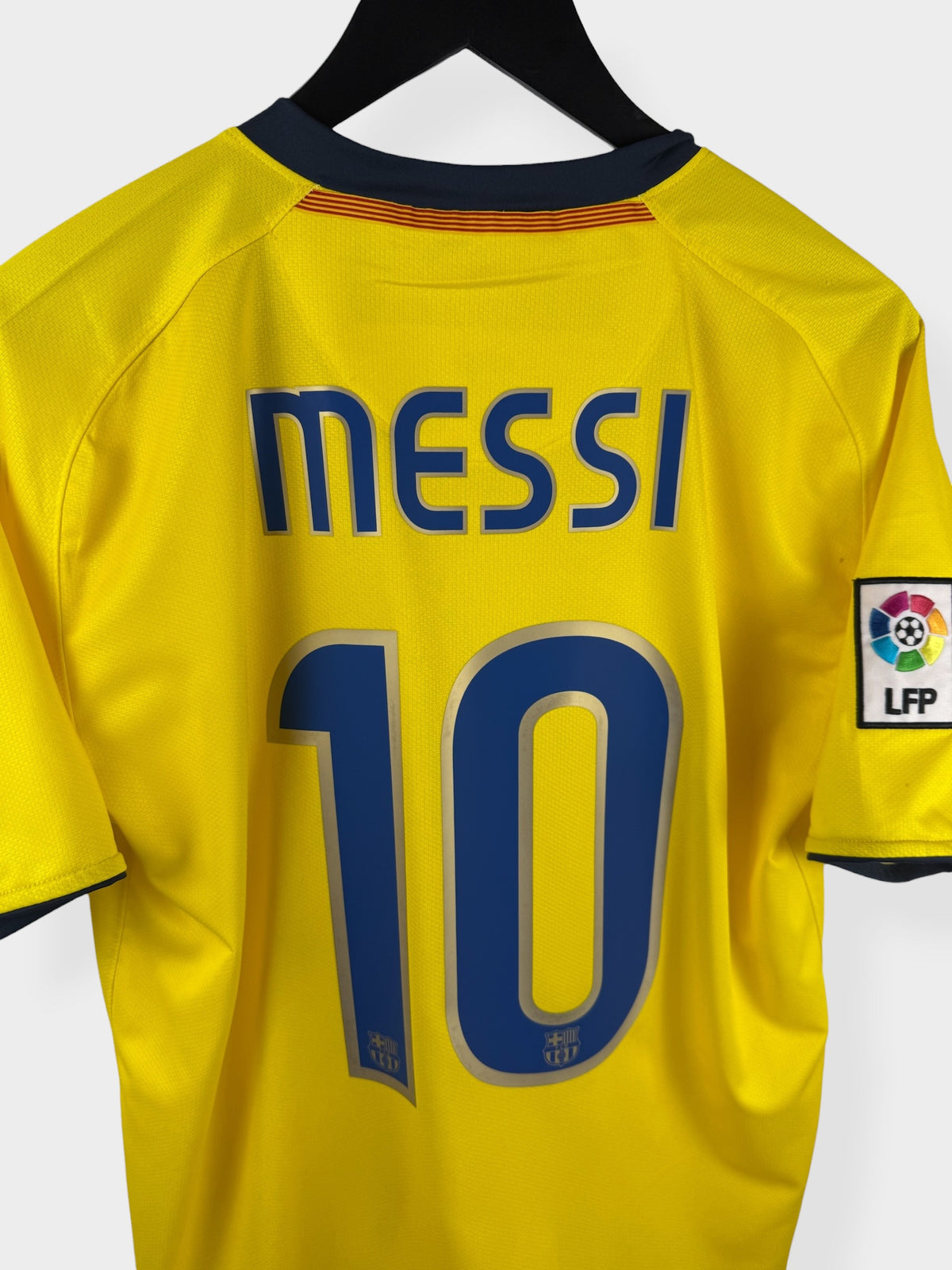 2008-10 BARCELONA AWAY SHIRT MESSI #10 M - Authentic Football Club