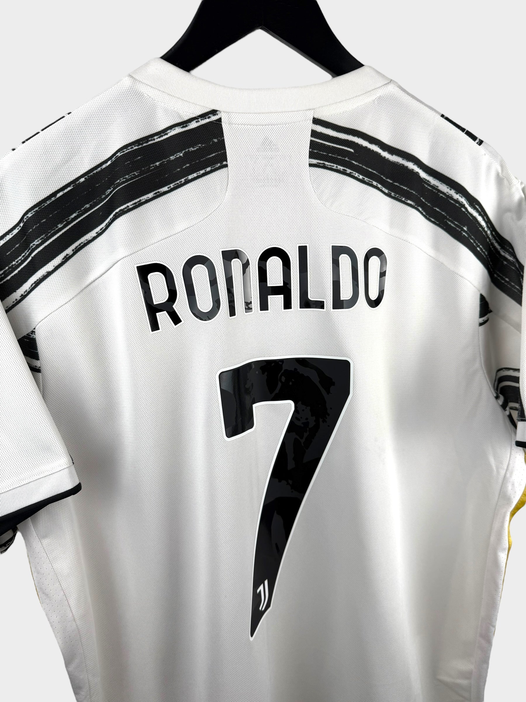 2020-21 JUVENTUS THUISSHIRT RONALDO #7 XL