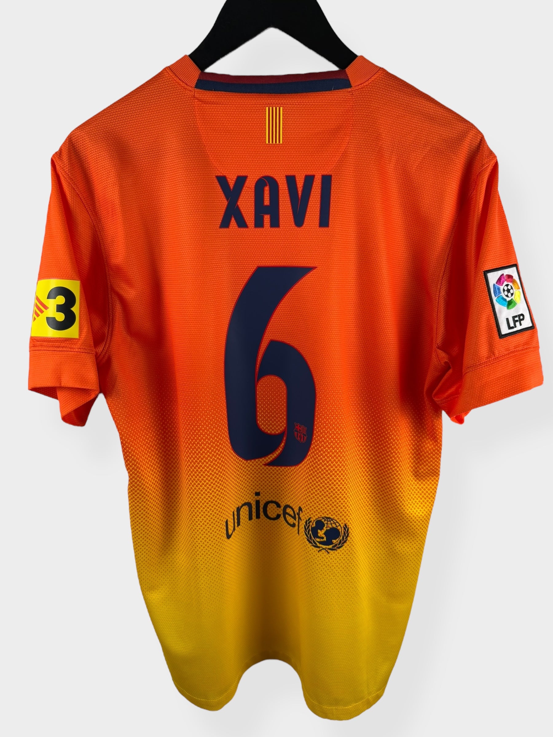 2012-13 BARCELONA AWAY SHIRT XAVI #6 M