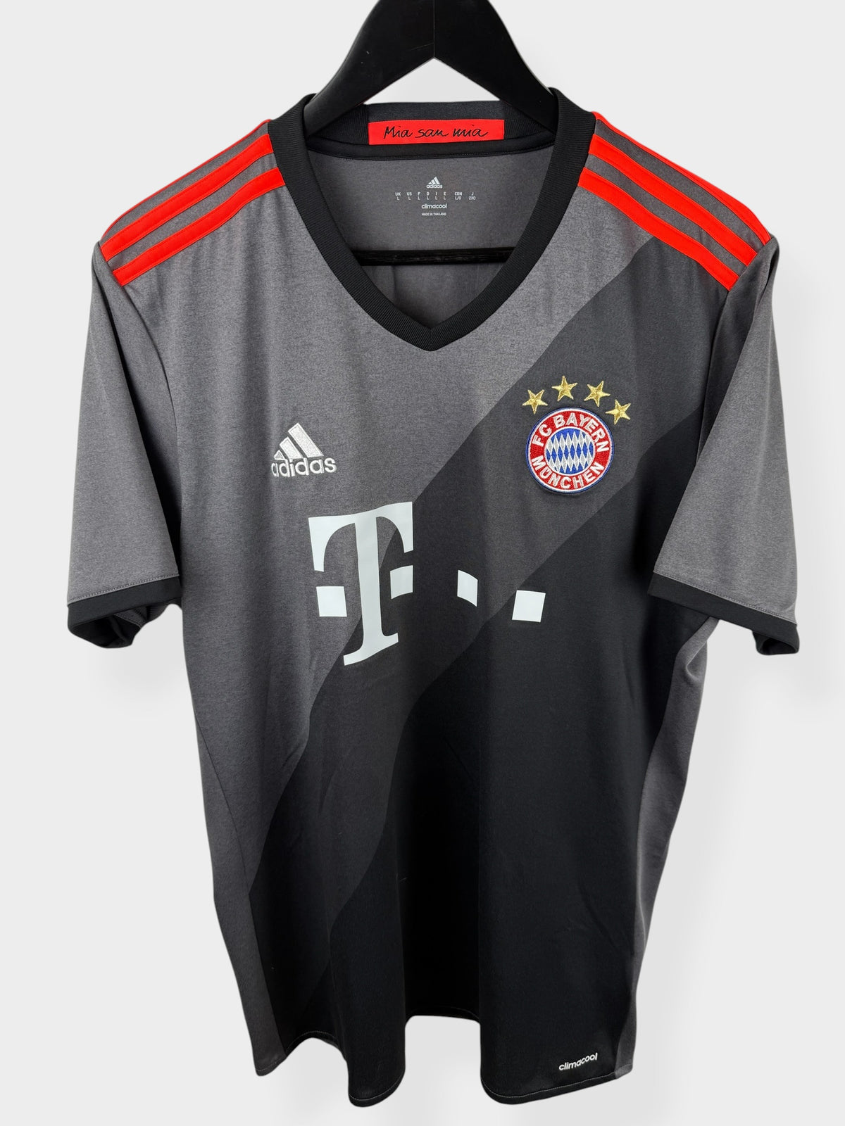 2016-17 BAYERN MÜNCHEN UITS­HIRT L
