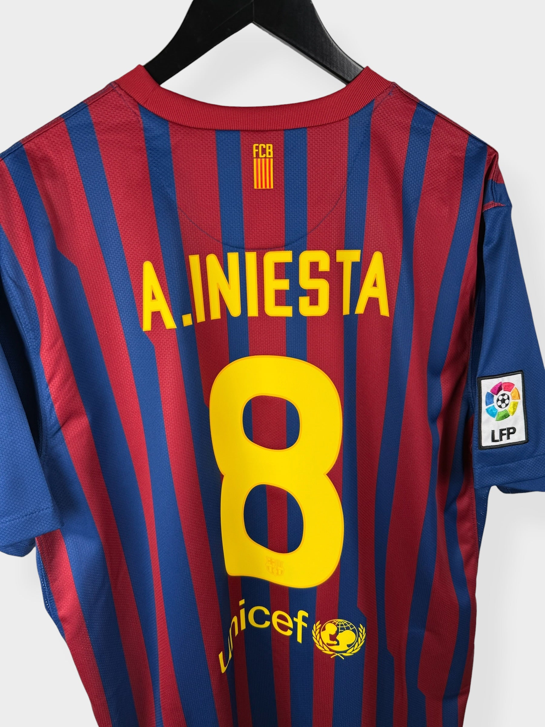 2011-12 BARCELONA HOME SHIRT INIESTA #8 XL