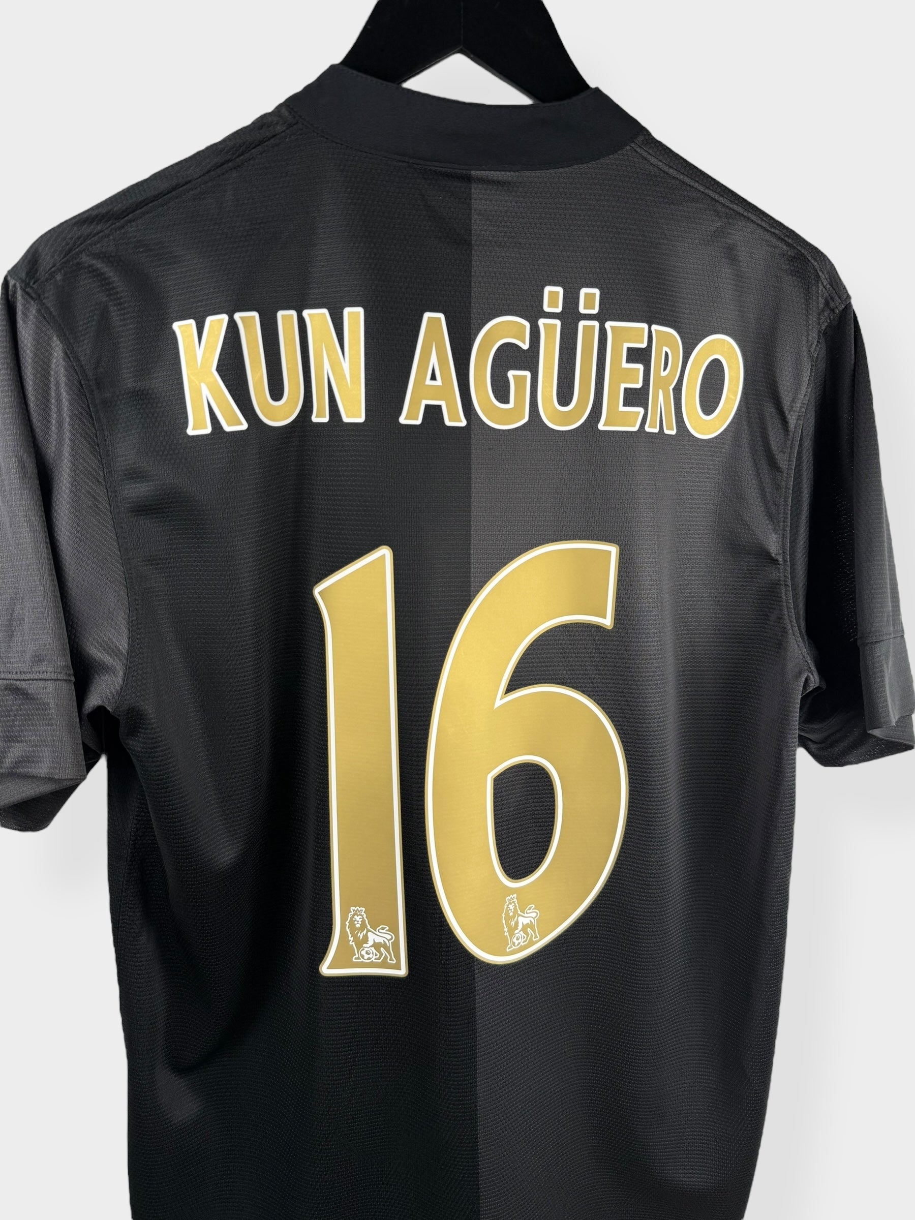 2013-14 MANCHESTER CITY UITSHIRT KUN AGUERO #16 M