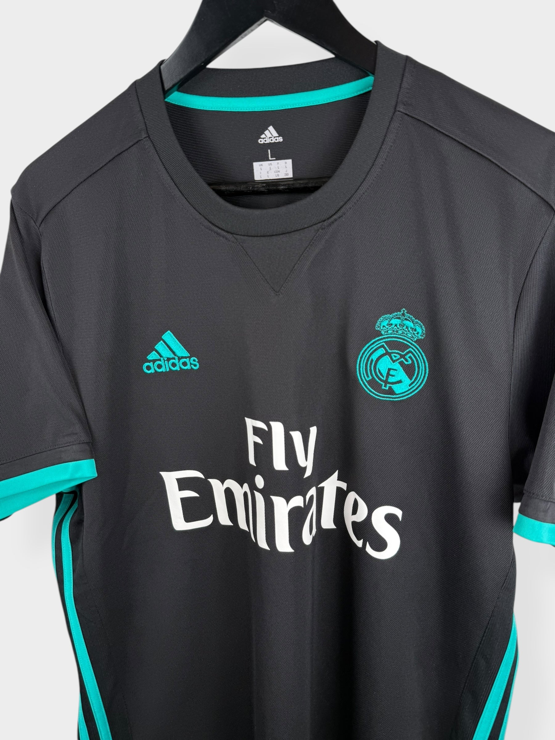 2017-18 REAL MADRID AWAY SHIRT RONALDO #7 L - Authentic Football Club