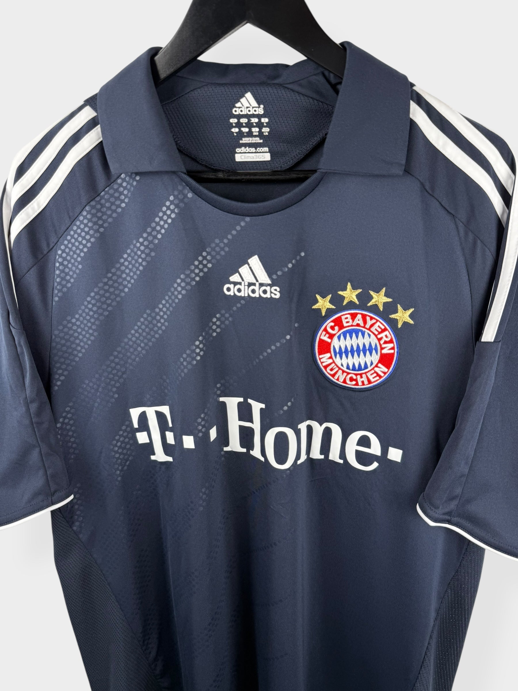 2008-09 BAYERN MUNICH AWAY SHIRT KLOSE #18 L - Authentic Football Club