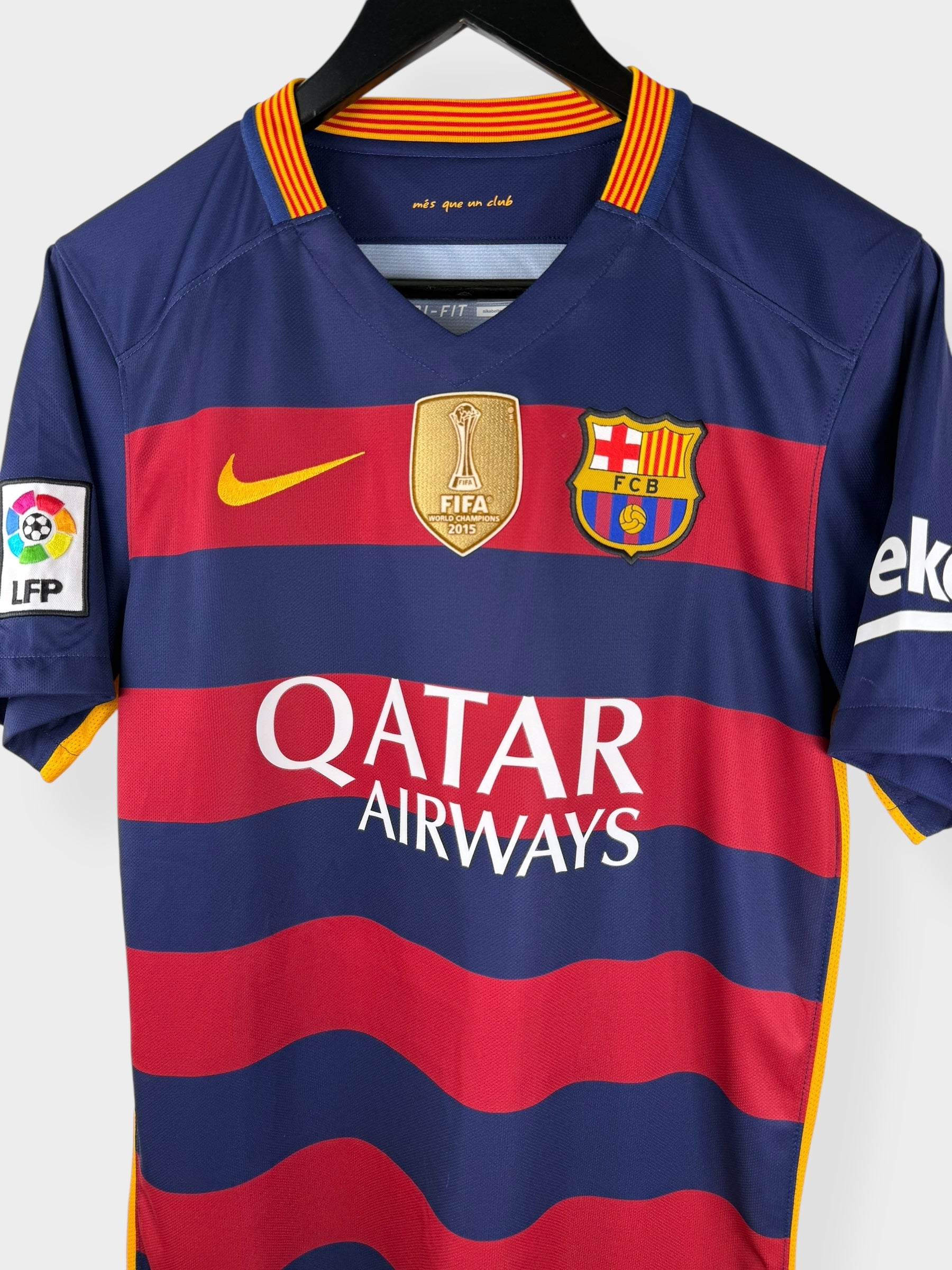 2015-16 BARCELONA THUISSHIRT SUAREZ #9 S