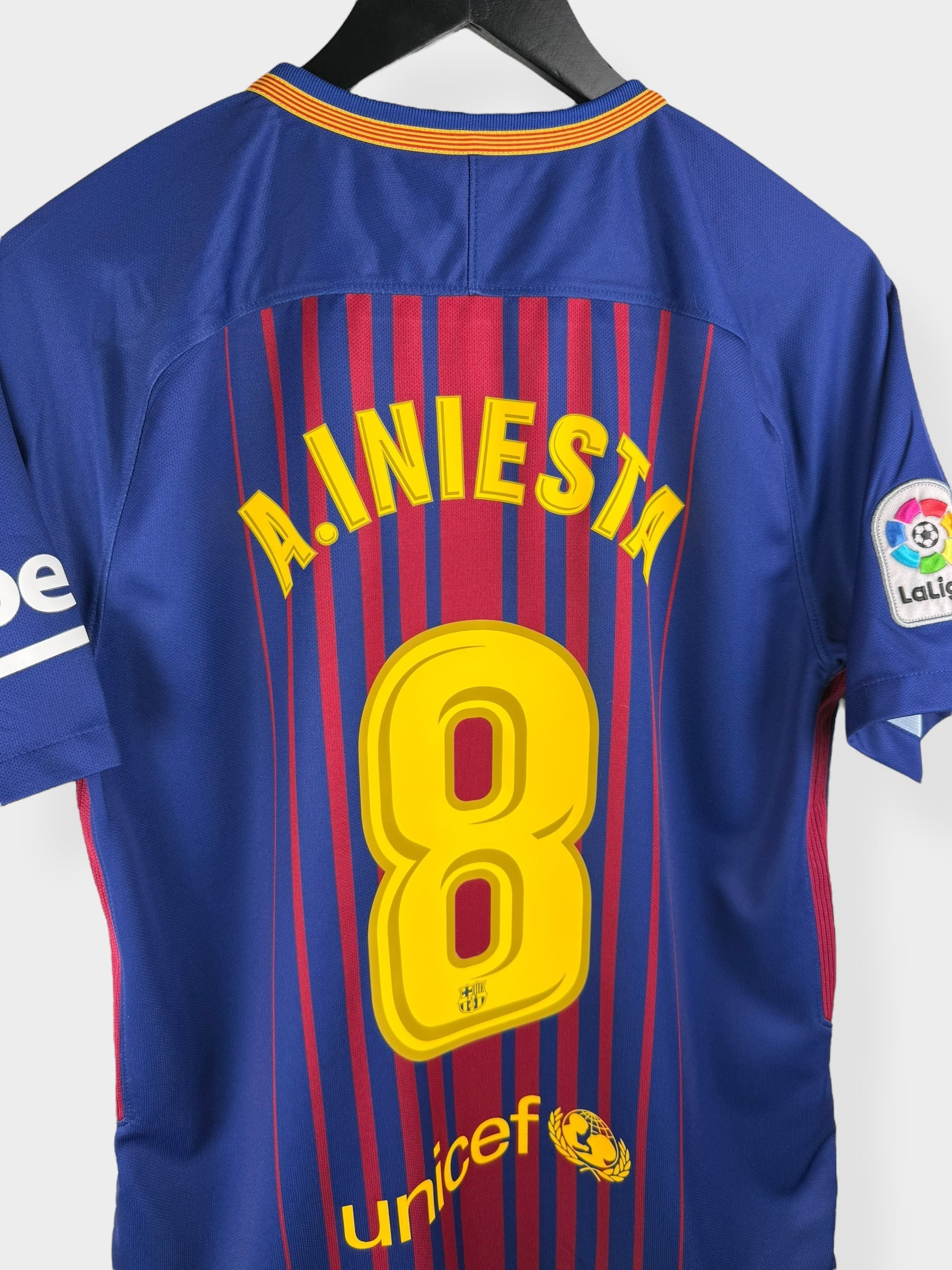2017-18 BARCELONA HOME SHIRT INIESTA #8 M
