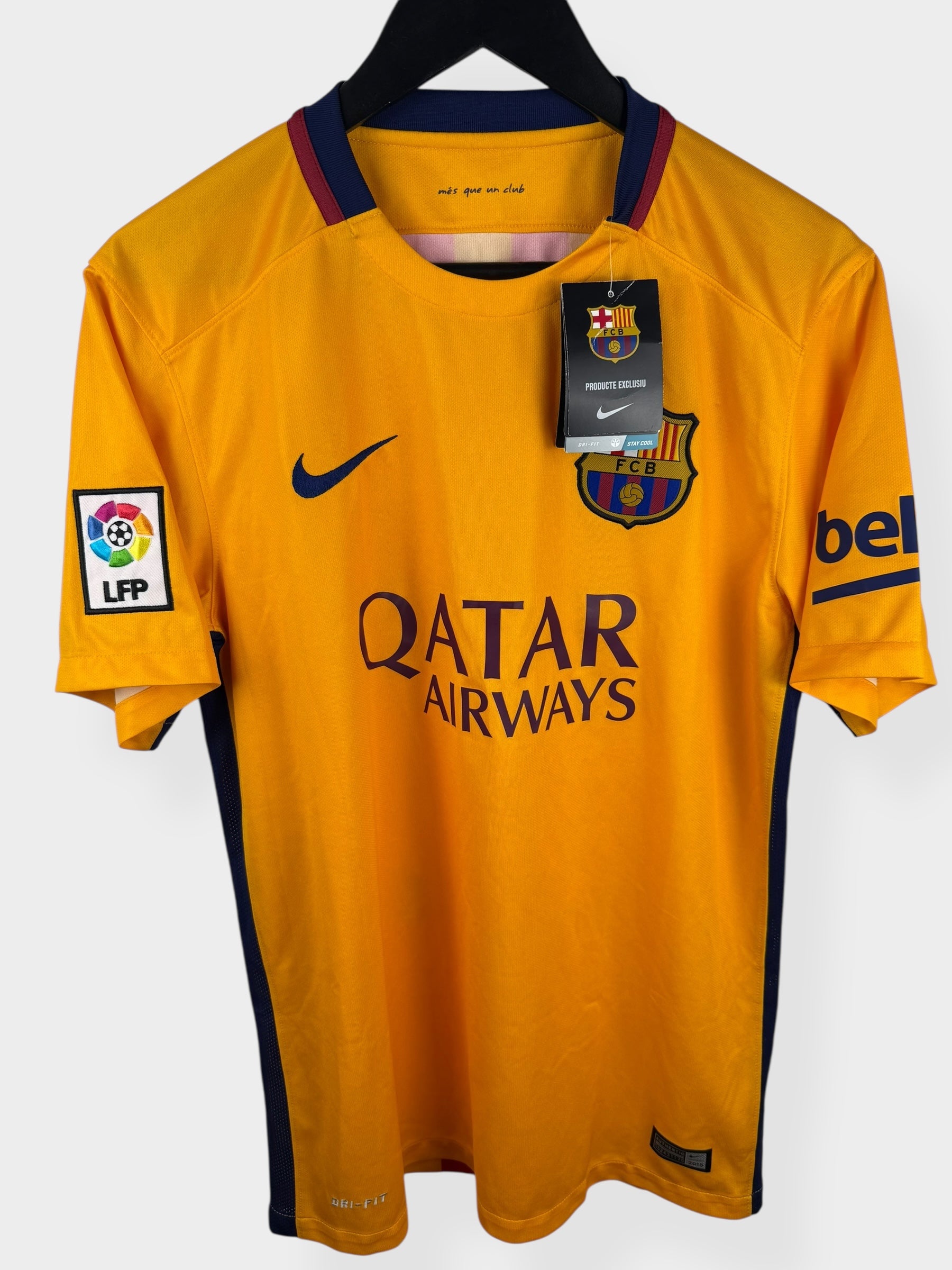 2015-16 BARCELONA AWAY SHIRT M - Authentic Football Club