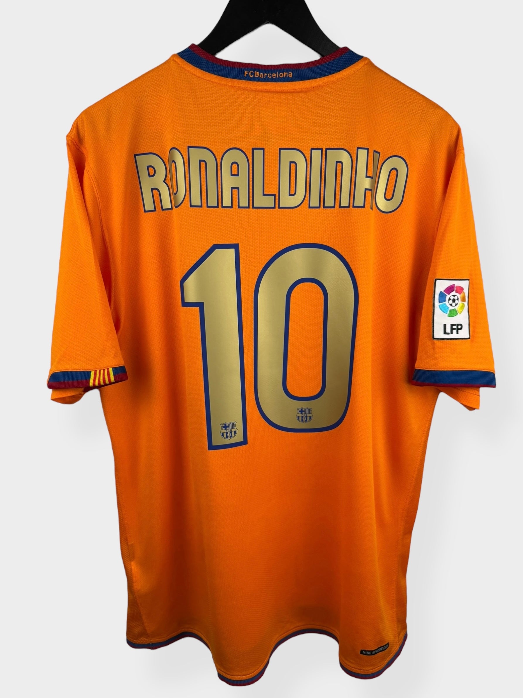 2006-08 BARCELONA UITSHIRT RONALDINHO #10 L