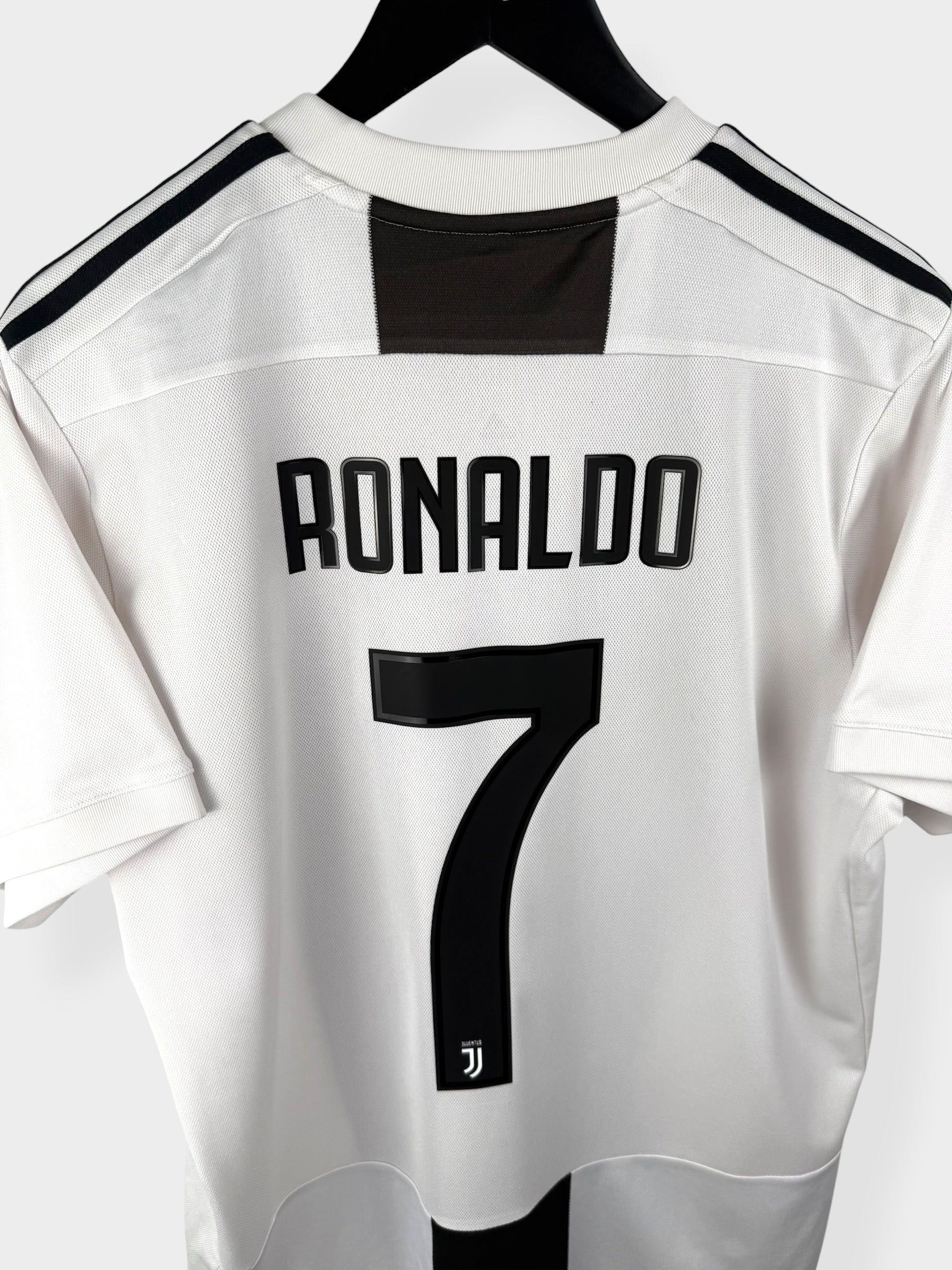 2018-19 JUVENTUS HOME SHIRT RONALDO #7 L