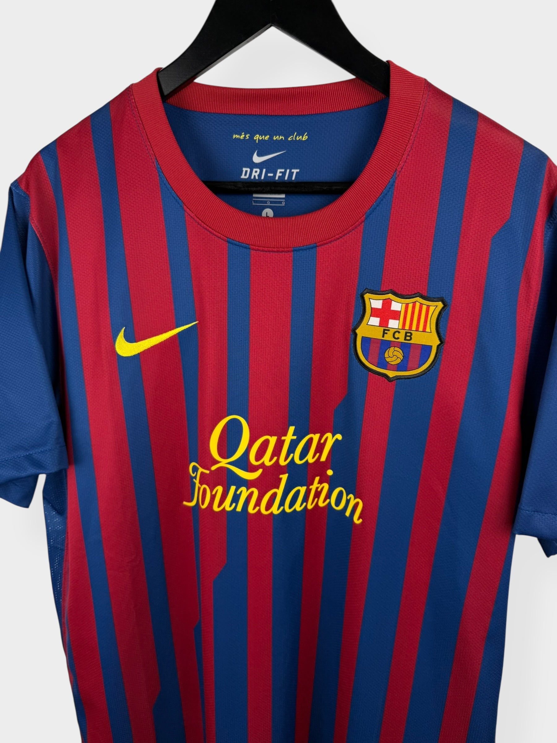 2011-12 BARCELONA THUISSHIRT INIESTA #8 L