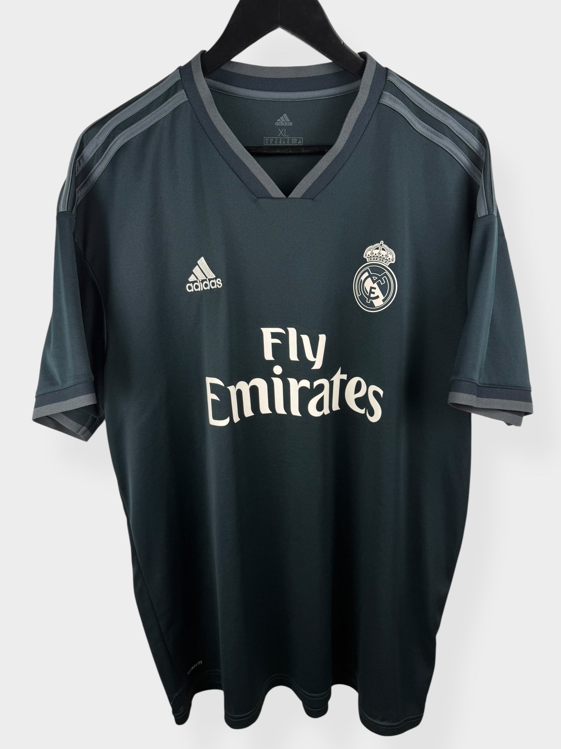 2018-19 REAL MADRID AWAY SHIRT BENZEMA #9 XL