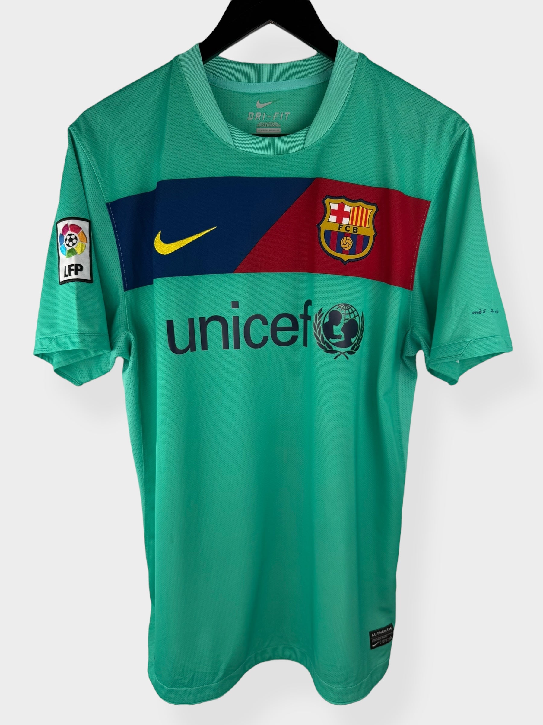 2010-11 BARCELONA UITSHIRT DAVID VILLA #7 M