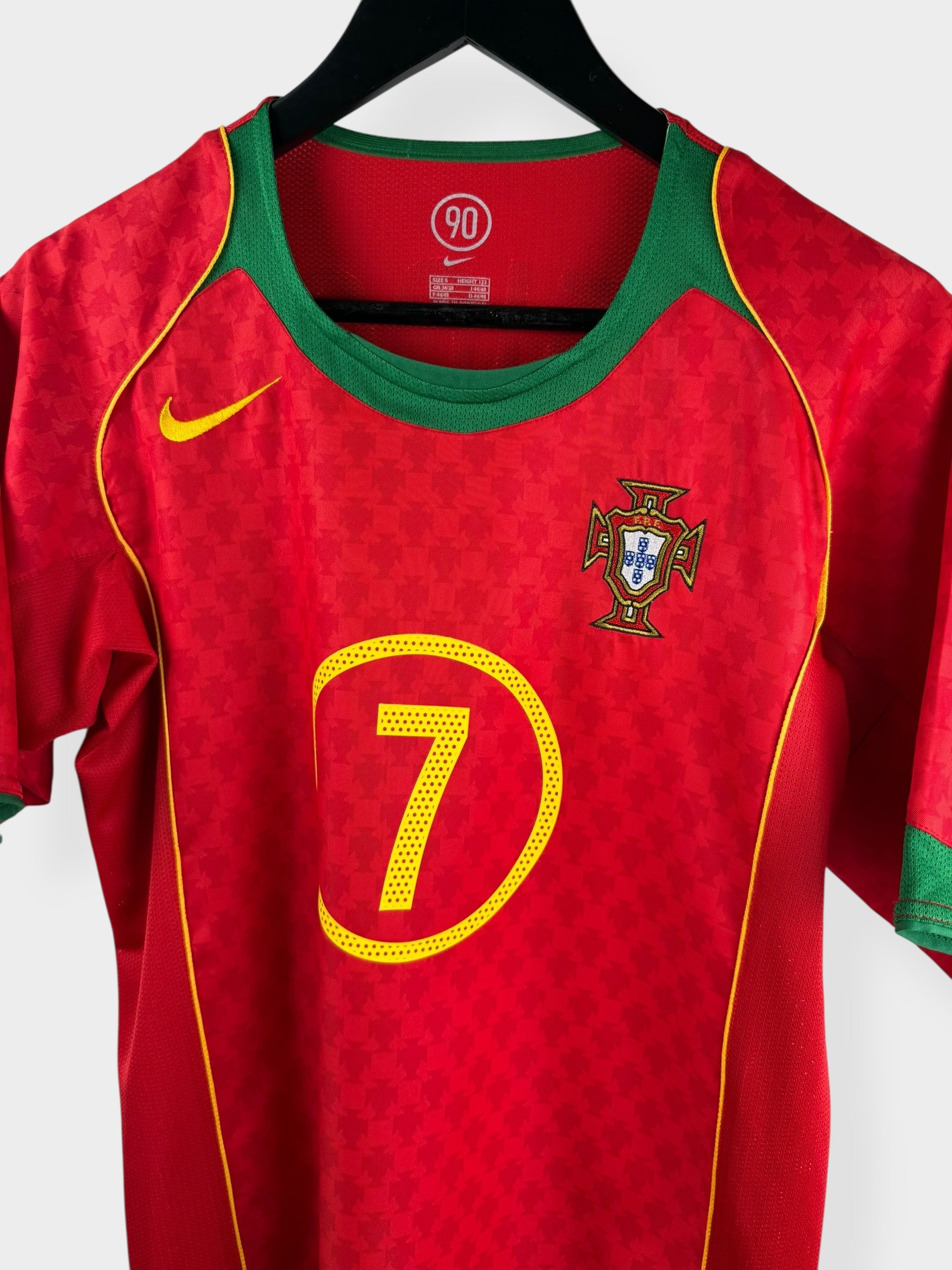 2004-06 PORTUGAL HOME SHIRT FIGO #7 S