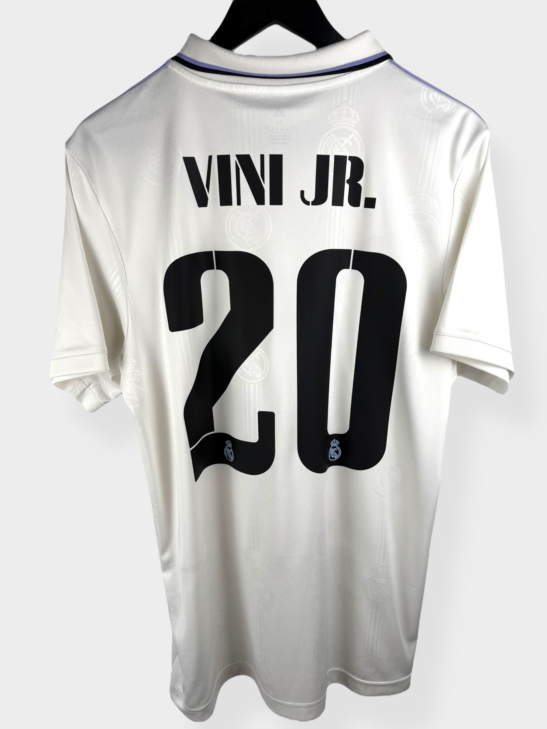 2022-23 REAL MADRID THUISSHIRT VINI. JR #20 M