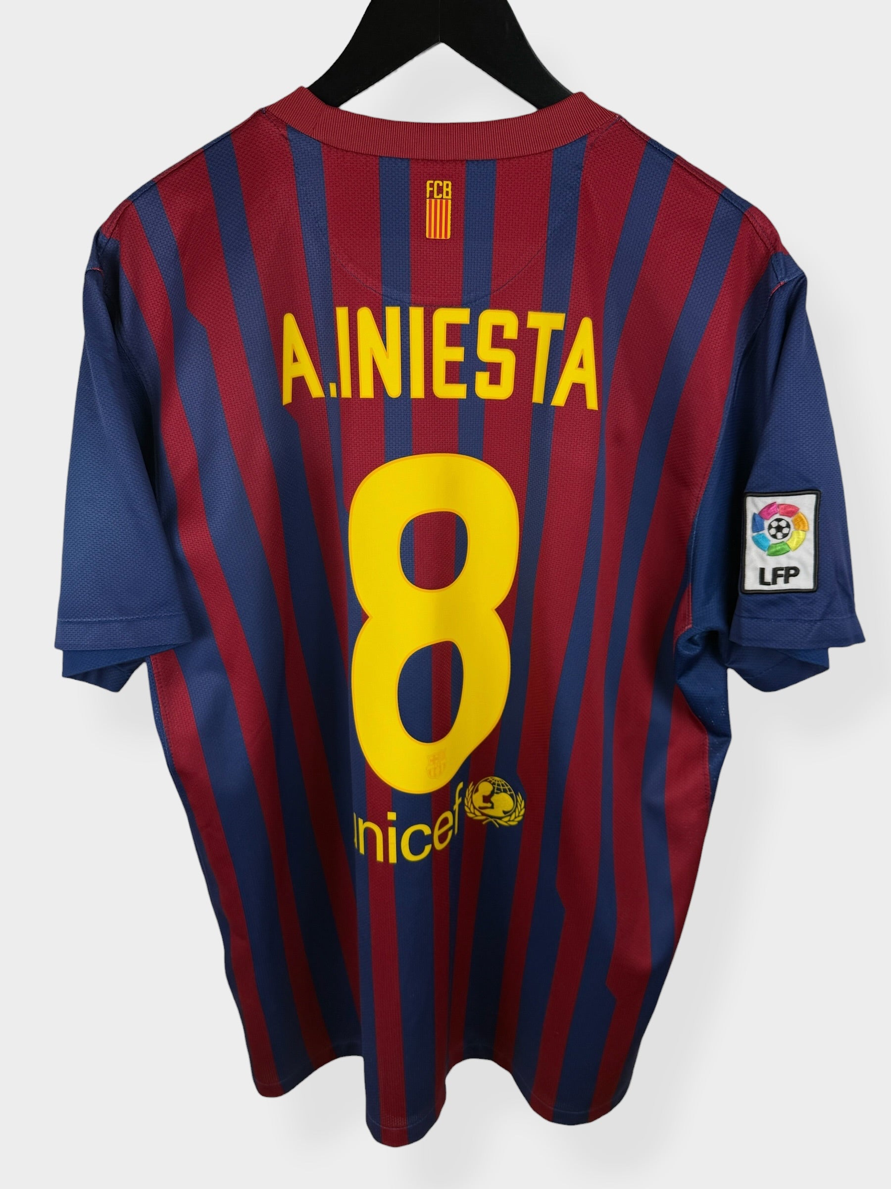 2011-12 BARCELONA HOME SHIRT INIESTA #8 XL
