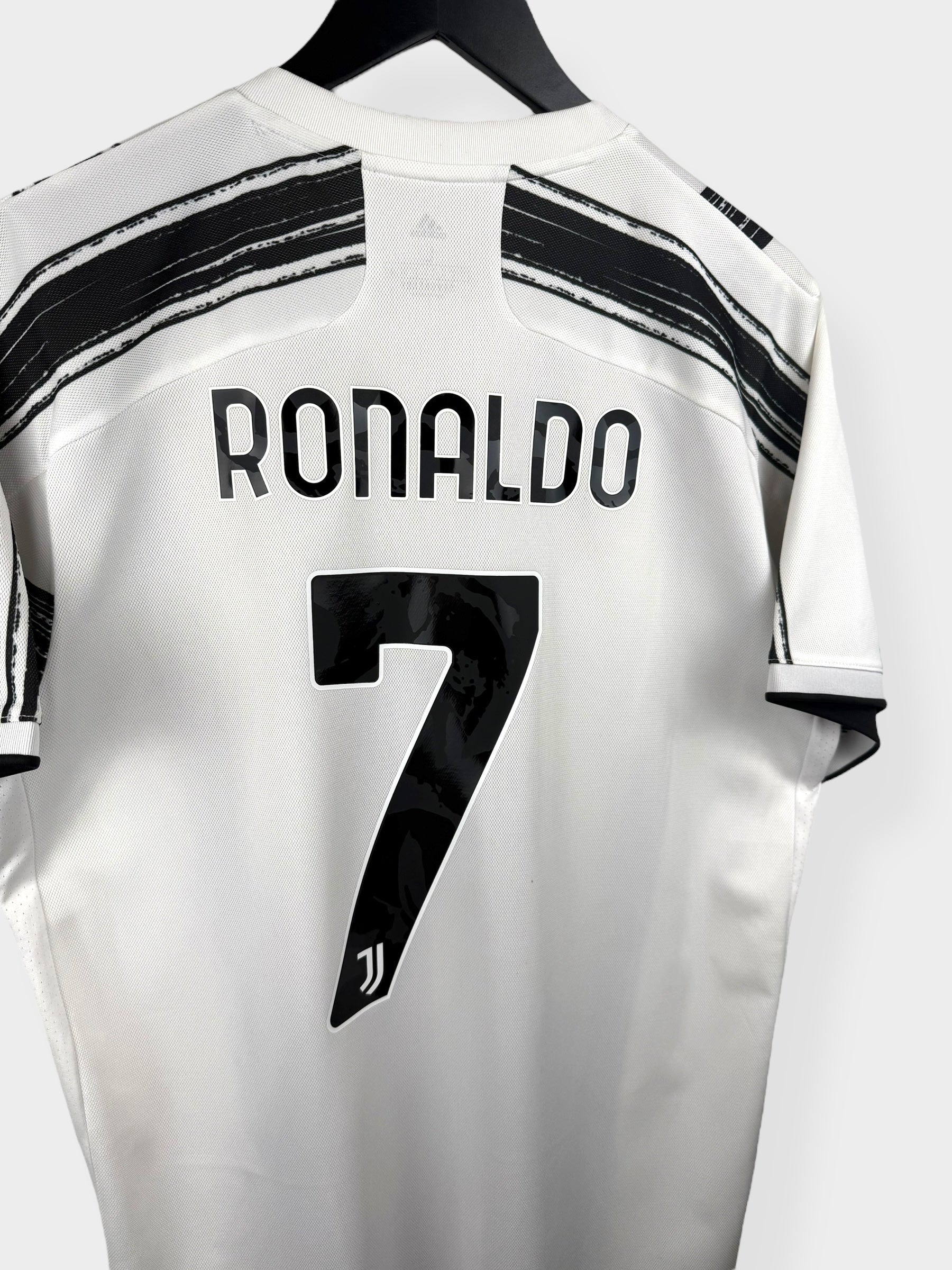 2020-21 JUVENTUS HOME SHIRT RONALDO #7 L
