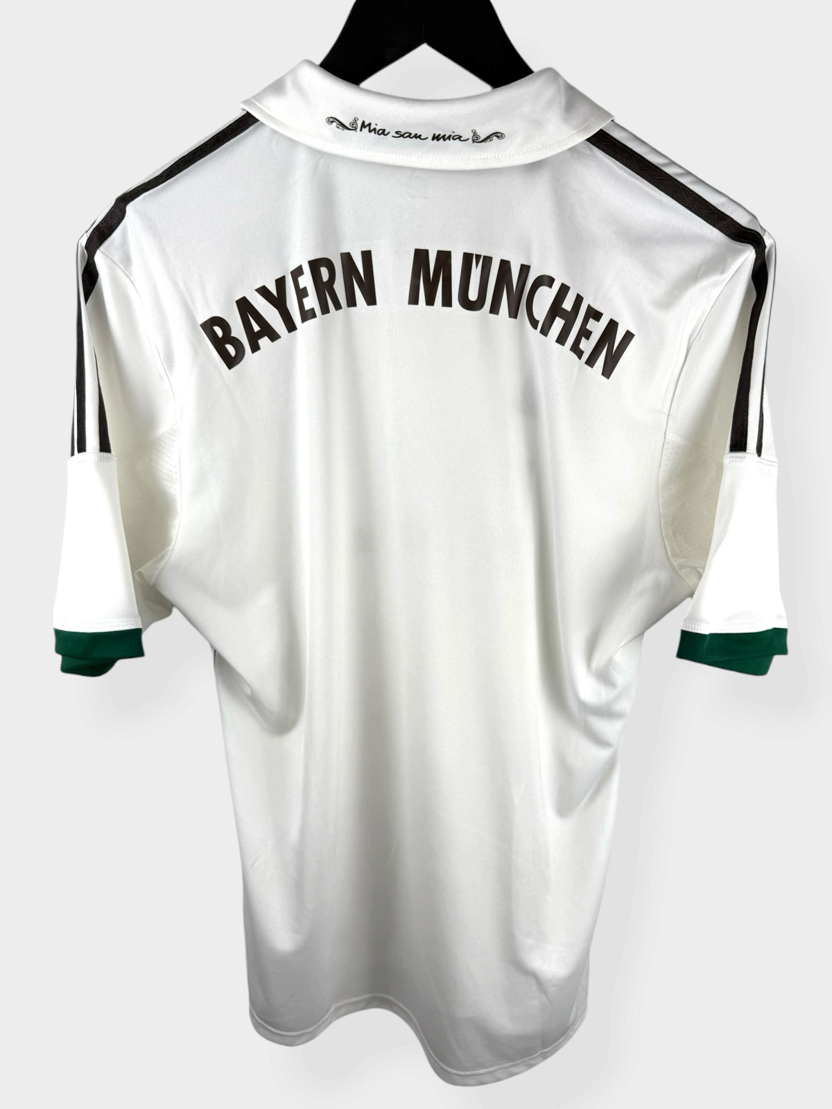2013-14 BAYERN MUNICH AWAY SHIRT M - Authentic Football Club