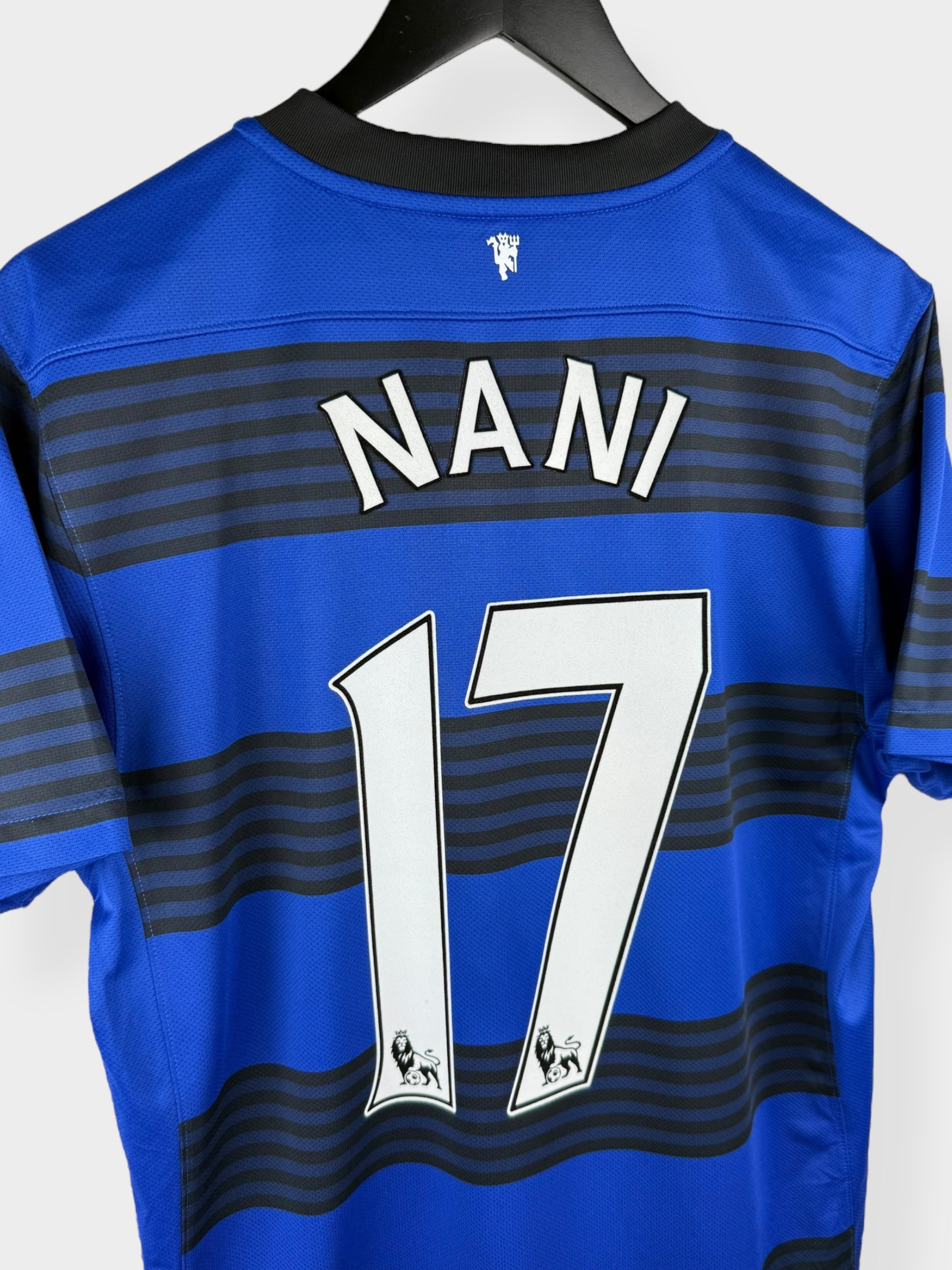 2011-13 MANCHESTER UNITED AWAY SHIRT NANI #17 M