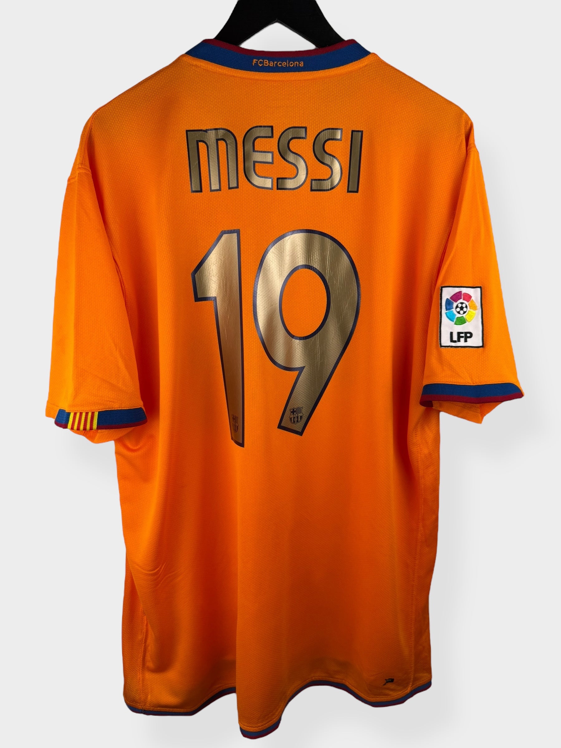 2006-07 BARCELONA AWAY SHIRT MESSI #19 XL
