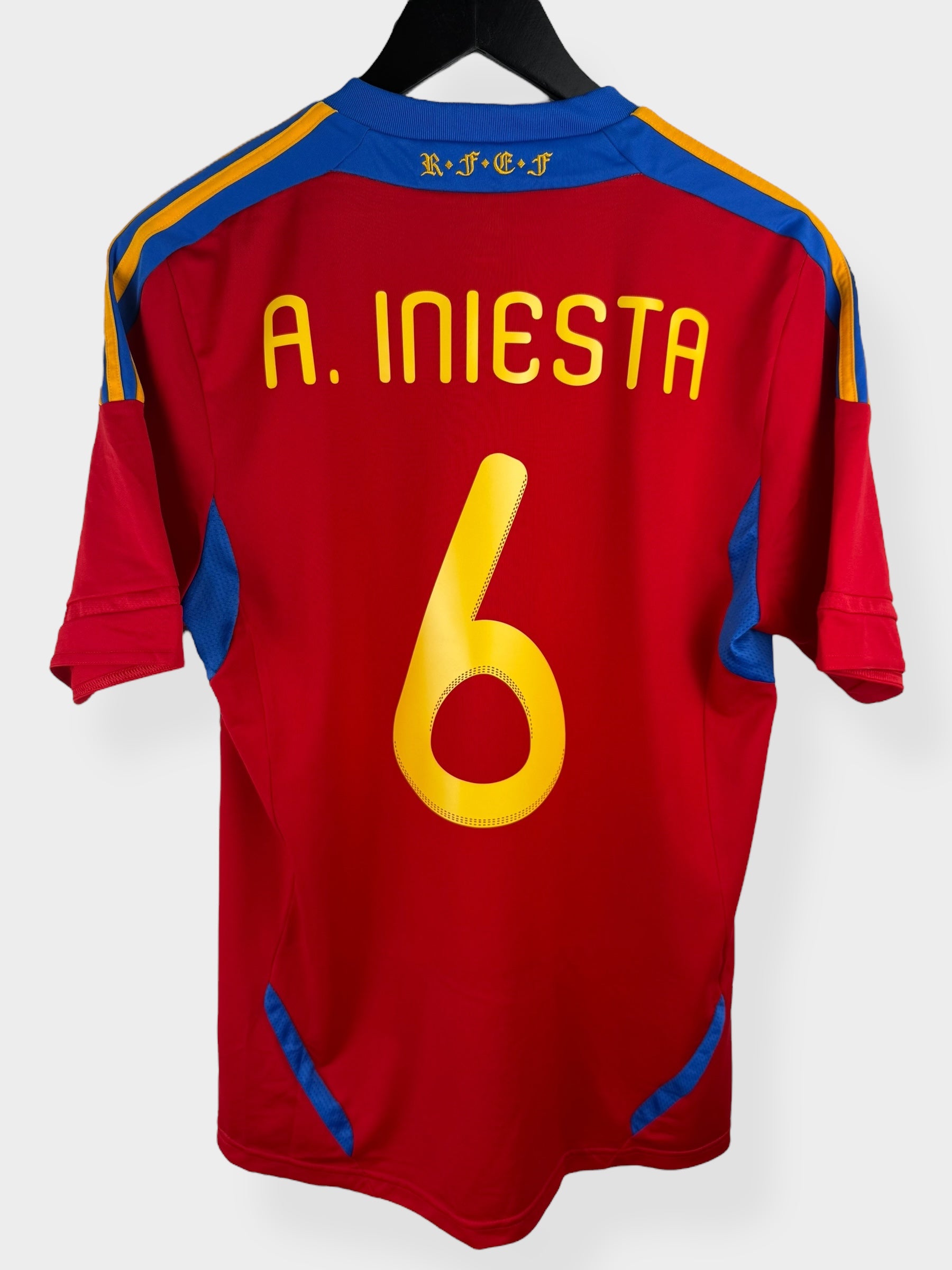 2010-11 SPAIN HOME SHIRT INIESTA #6 M